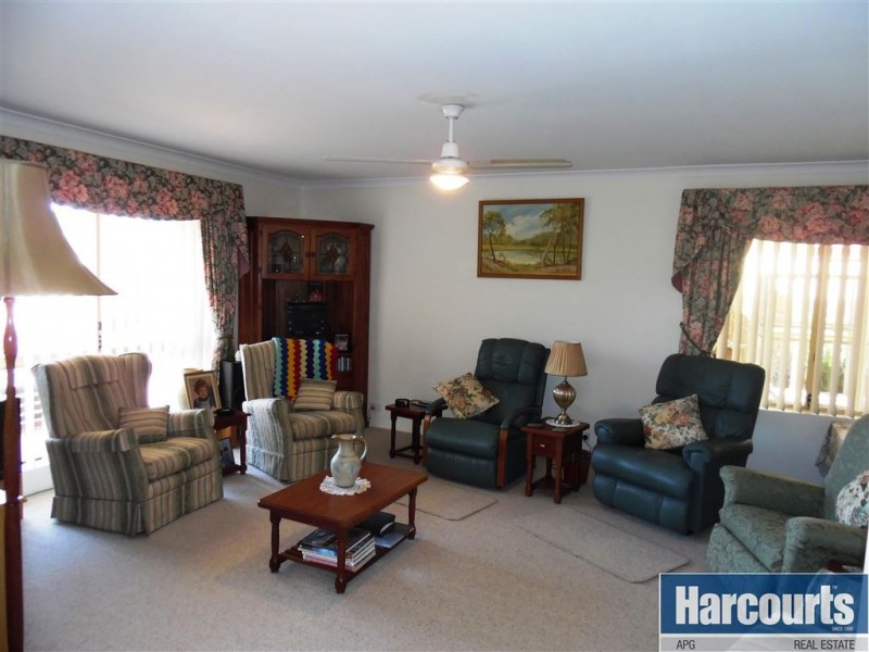 12 Clare Road, College Grove WA 6230