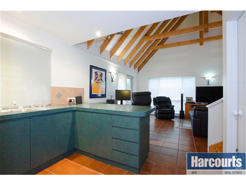 3 Hertford Elbow, College Grove WA 6230