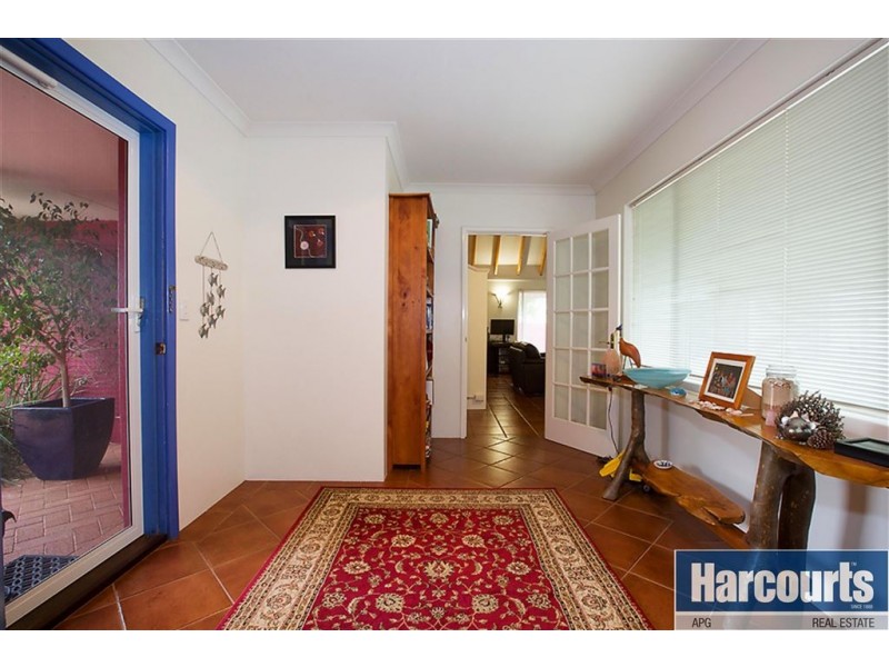 3 Hertford Elbow, College Grove WA 6230