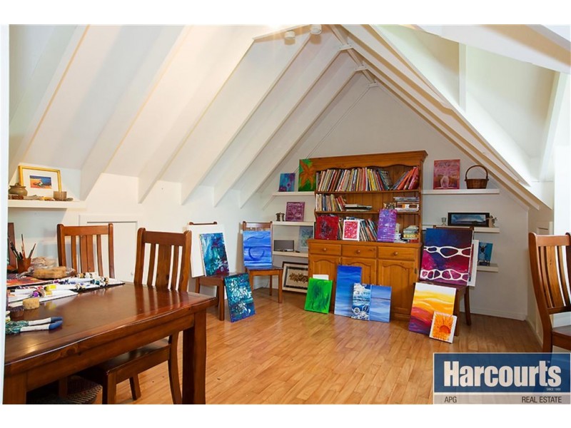 3 Hertford Elbow, College Grove WA 6230