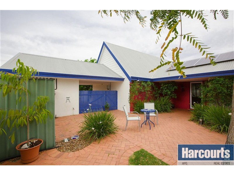 3 Hertford Elbow, College Grove WA 6230
