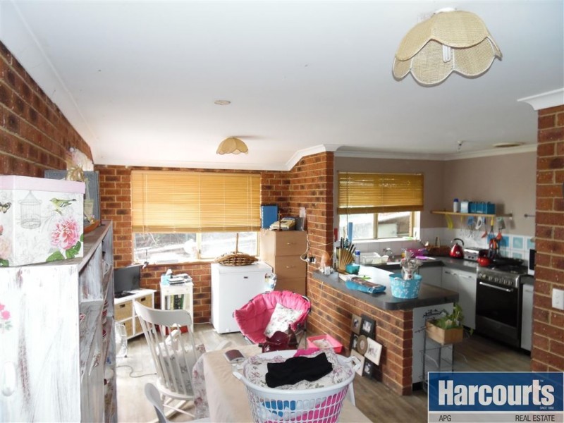 26 Lockwood Crescent, Withers WA 6230