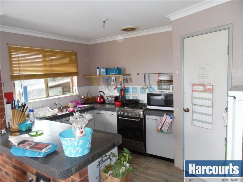 26 Lockwood Crescent, Withers WA 6230