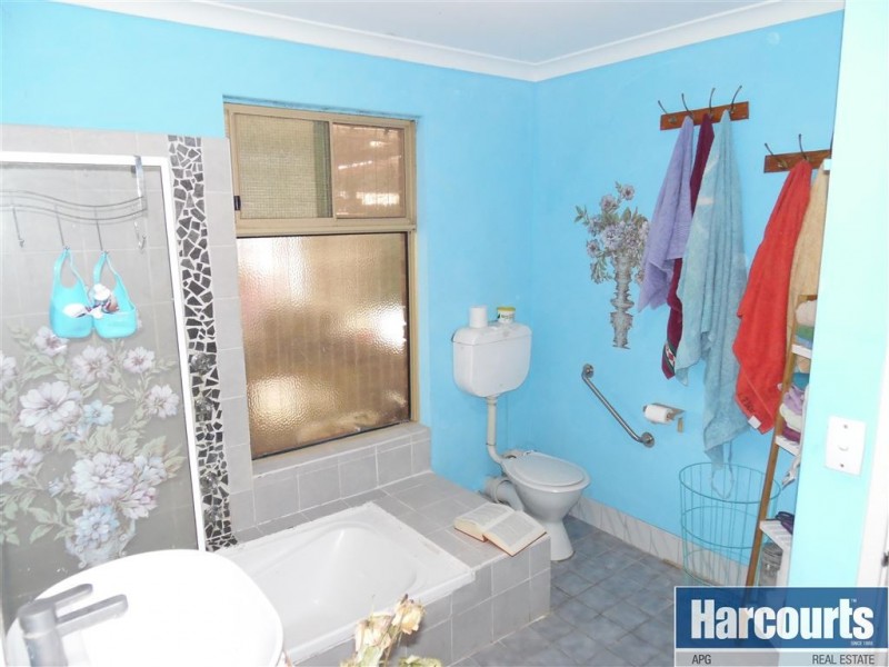 26 Lockwood Crescent, Withers WA 6230