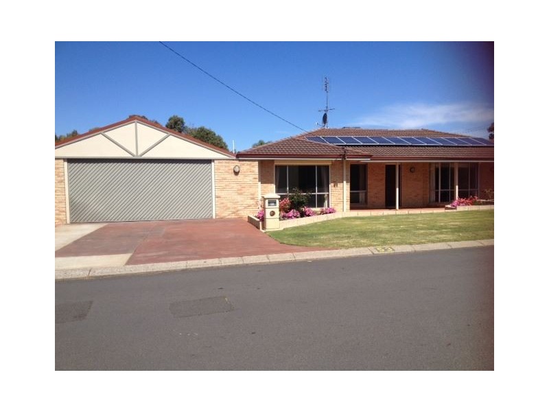 53 Whatman Way, Australind WA 6233