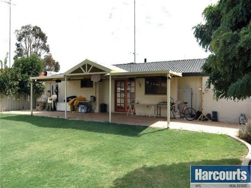 3 Bickerton Place, East Bunbury WA 6230