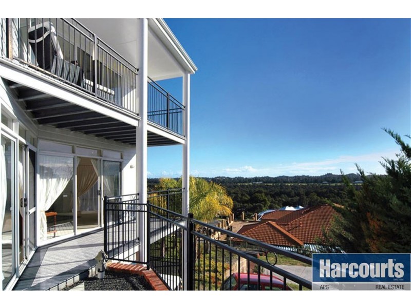 15 Trinity Rise, College Grove WA 6230