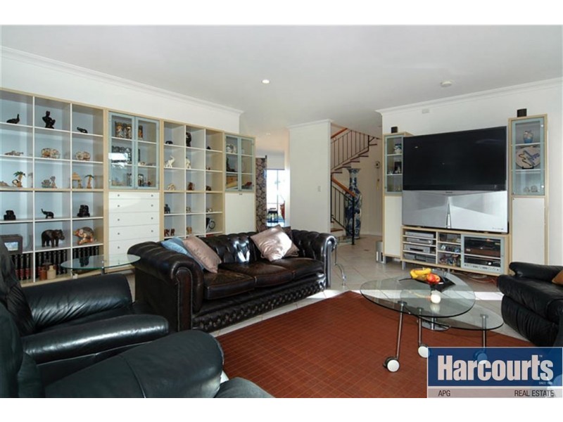 15 Trinity Rise, College Grove WA 6230
