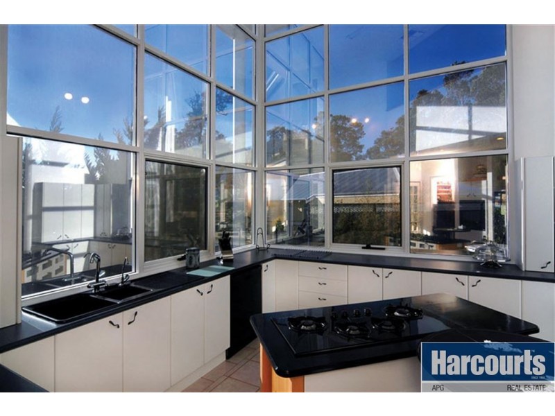 15 Trinity Rise, College Grove WA 6230