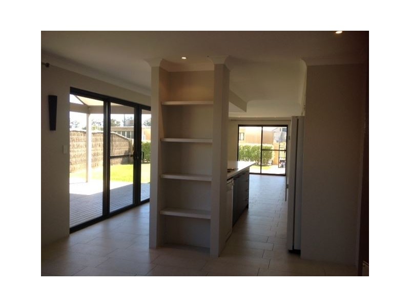 14 Oxley Pass, Dalyellup WA 6230
