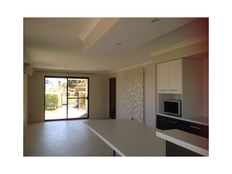 14 Oxley Pass, Dalyellup WA 6230