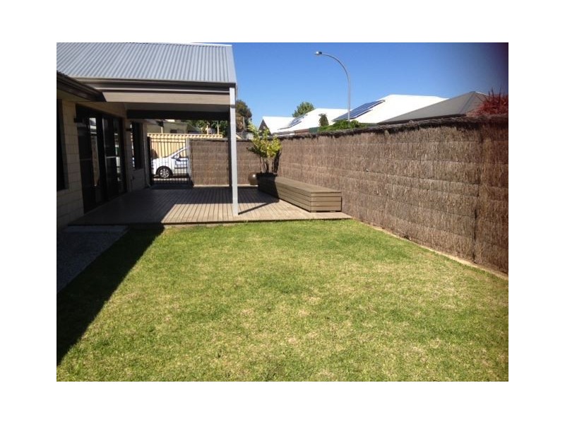 14 Oxley Pass, Dalyellup WA 6230