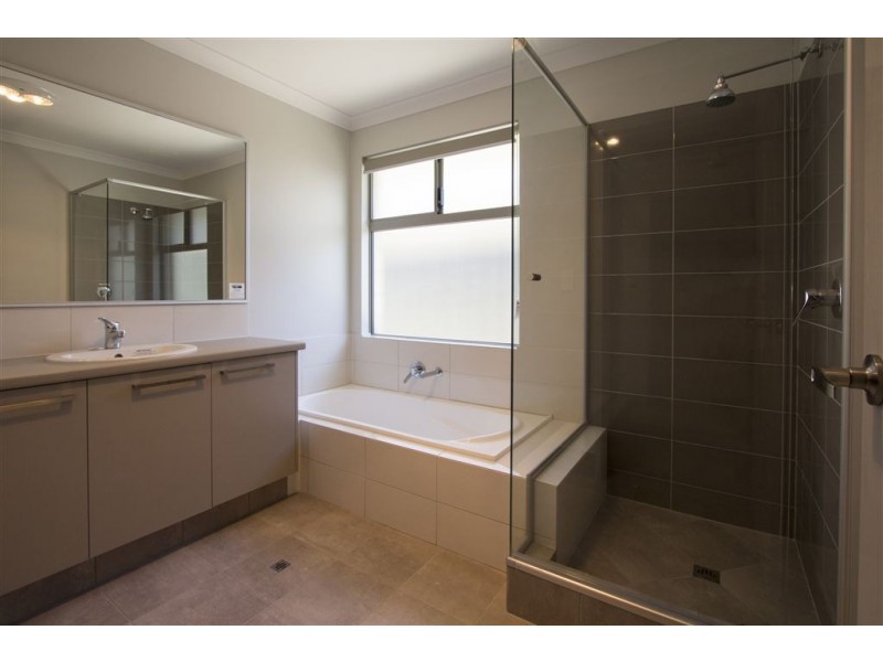 2/7 Nepean Turn, Millbridge WA 6232