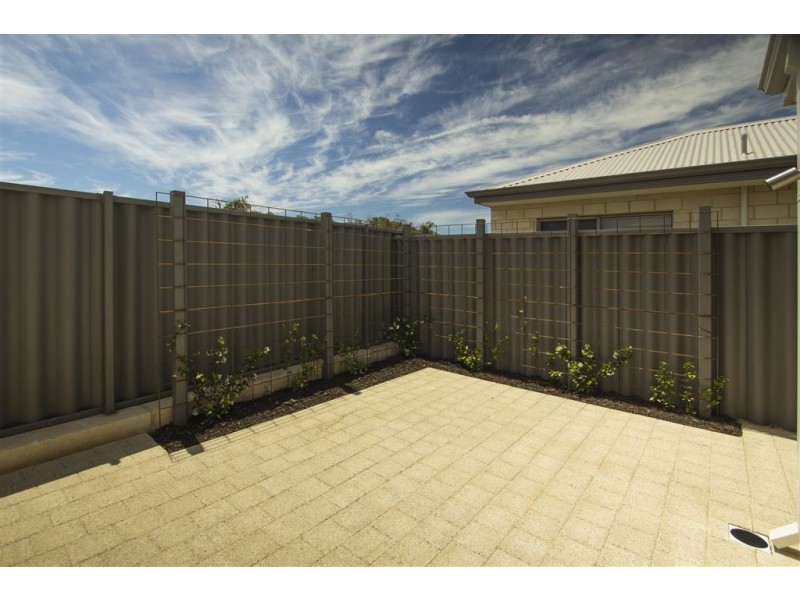2/7 Nepean Turn, Millbridge WA 6232