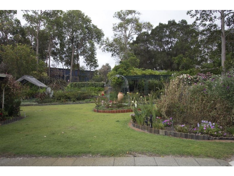 24 Windward Road, Leschenault WA 6233