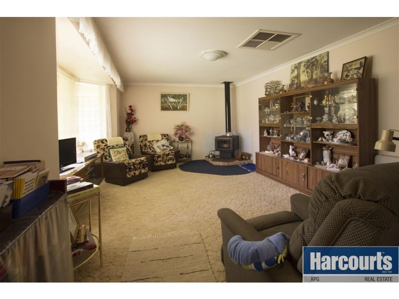 24 Windward Road, Leschenault WA 6233