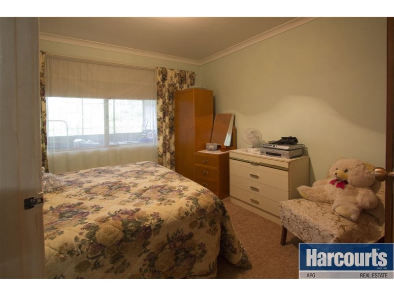 24 Windward Road, Leschenault WA 6233