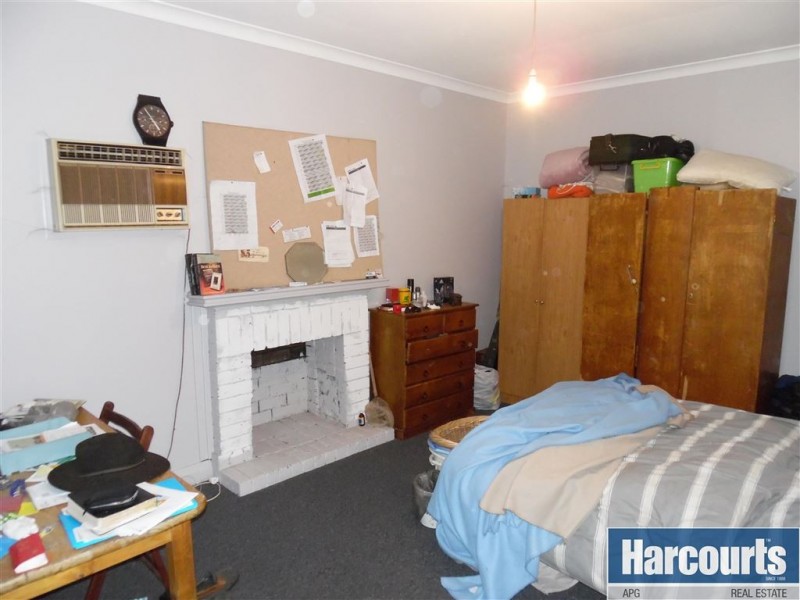 6 Deakin Street, Collie WA 6225