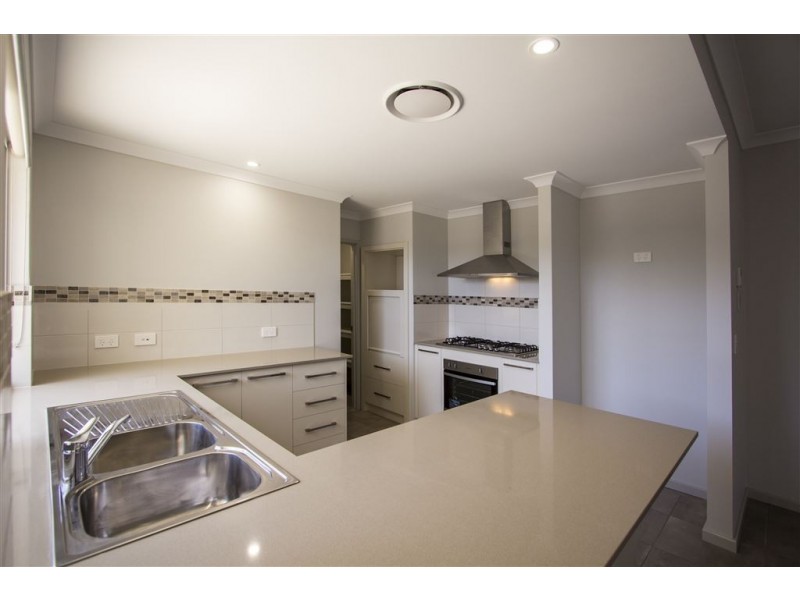 3/7 Nepean Turn, Millbridge WA 6232