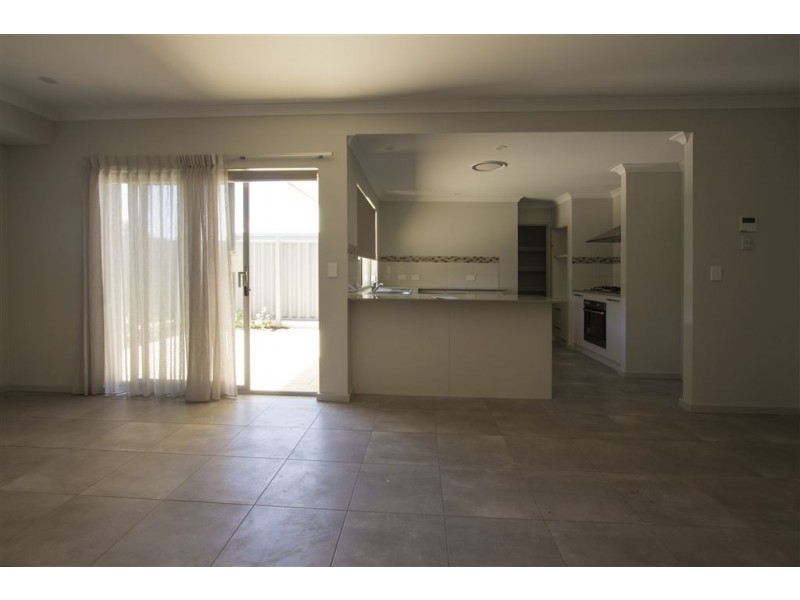 3/7 Nepean Turn, Millbridge WA 6232