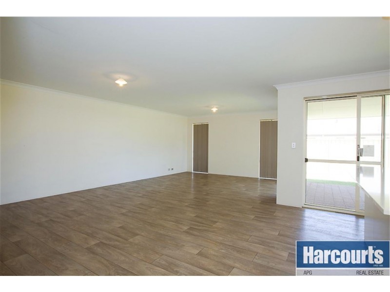 15 Waterford Way, Australind WA 6233
