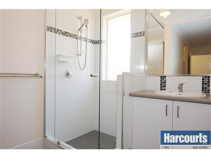15 Waterford Way, Australind WA 6233
