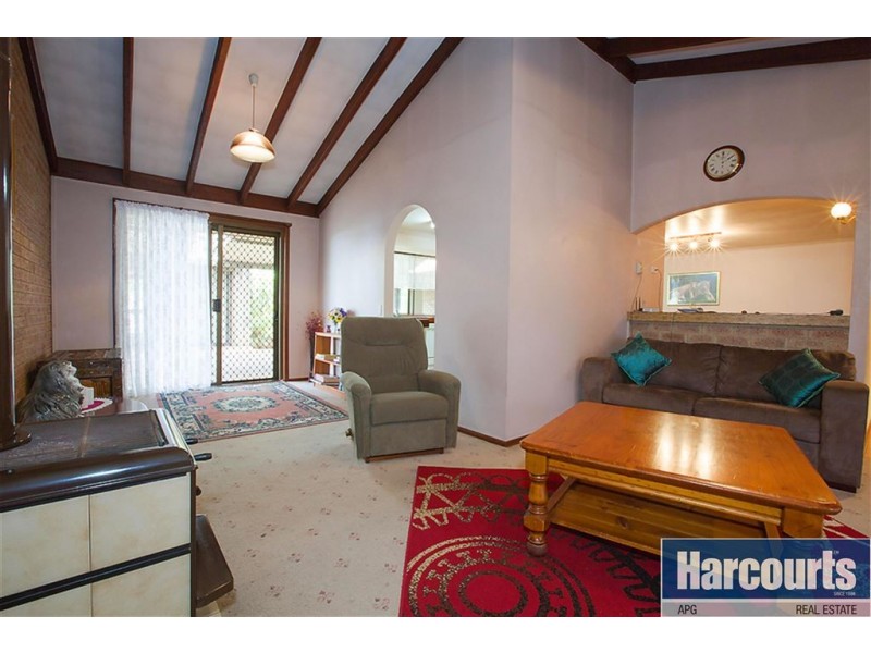 21 Crampton Avenue, Eaton WA 6232