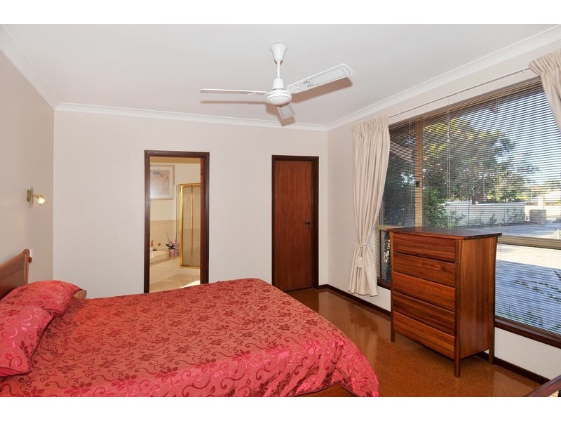 42 Eagle Crescent, Eaton WA 6232