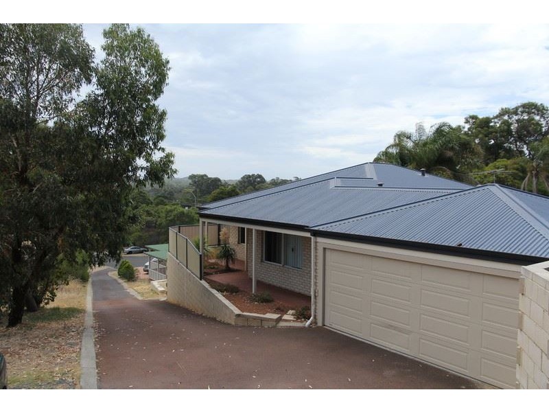 2A University Close, College Grove WA 6230