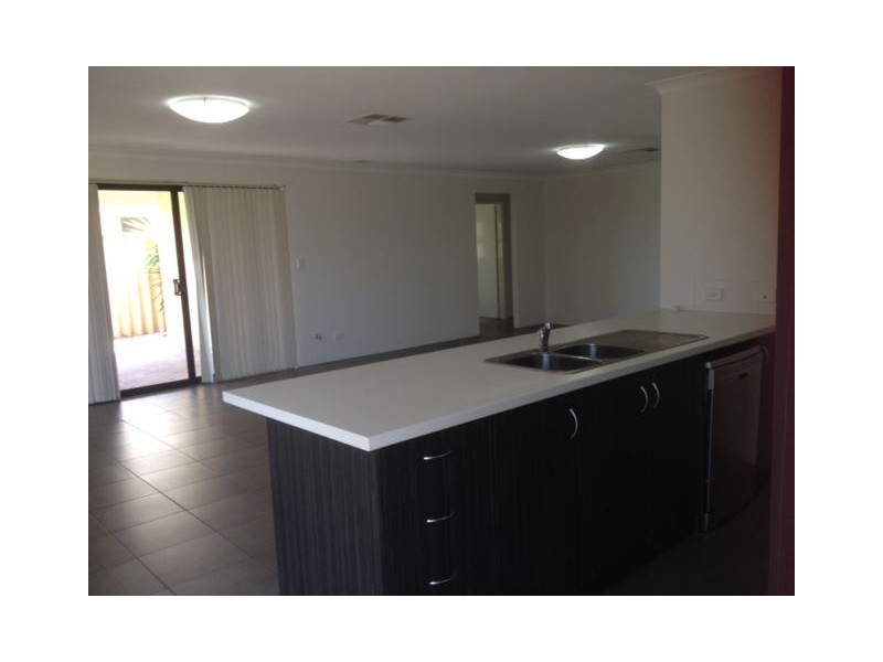 47 Crystal Bend, Dalyellup WA 6230