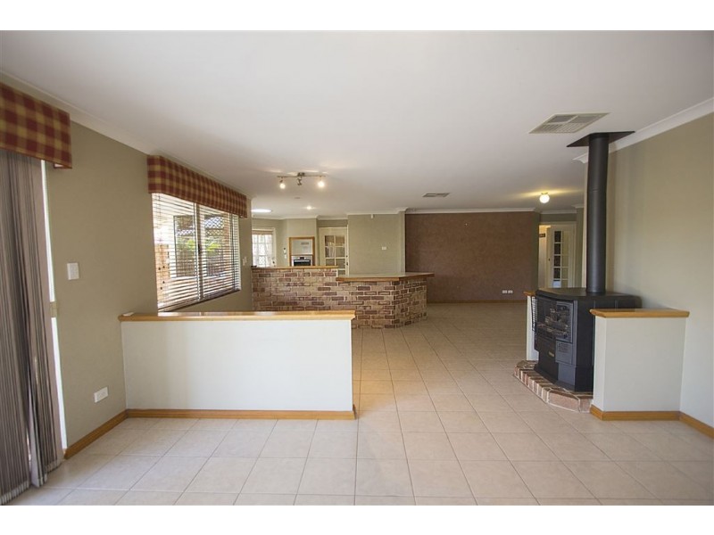 47 Macquarie Drive, Australind WA 6233