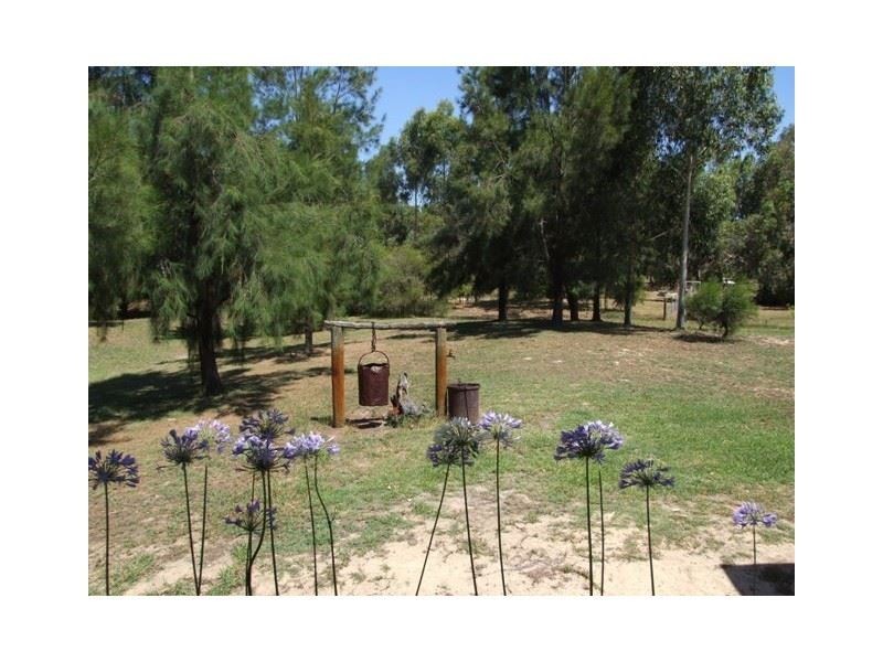 5 Leschenault Parade, Leschenault WA 6233