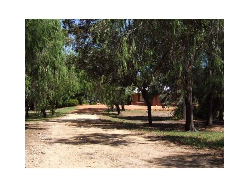 5 Leschenault Parade, Leschenault WA 6233