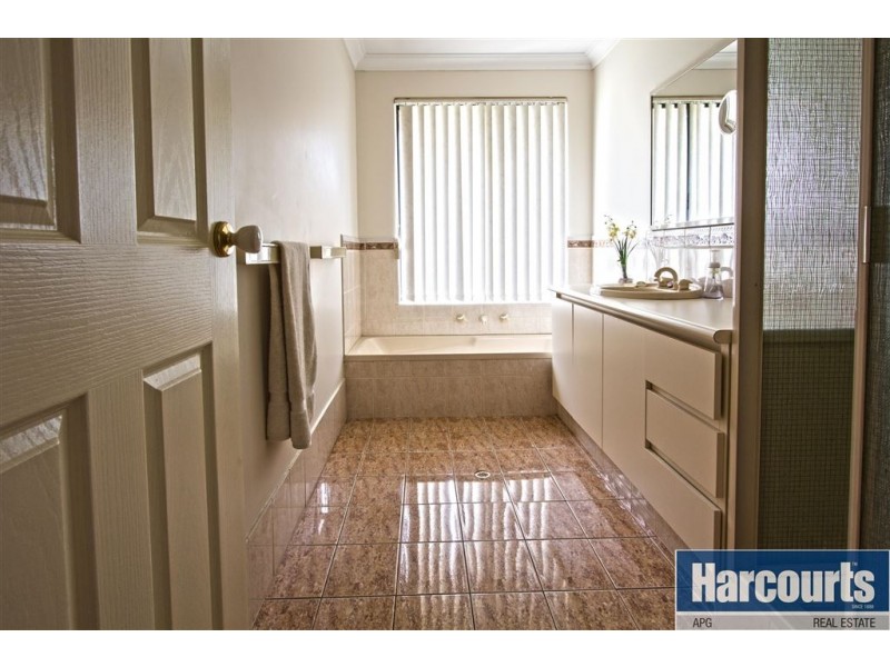 16 Milligan Avenue, Australind WA 6233