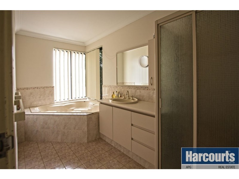 16 Milligan Avenue, Australind WA 6233