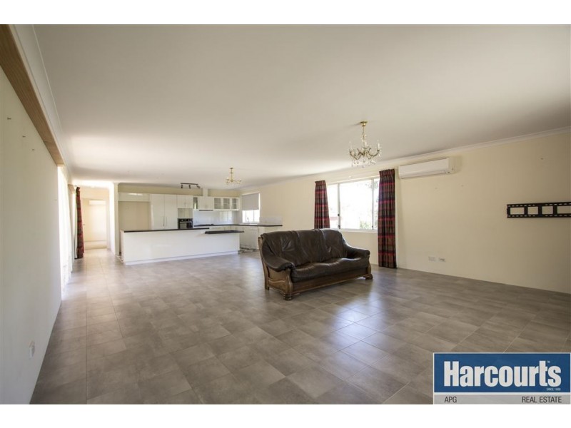 4 Marine Drive, Leschenault WA 6233