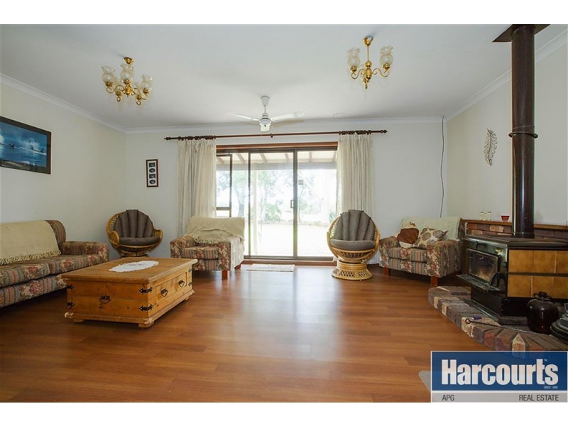 4 Gardiner Street, Roelands WA 6226