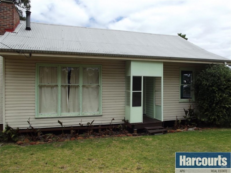 11 Cable Street, Collie WA 6225