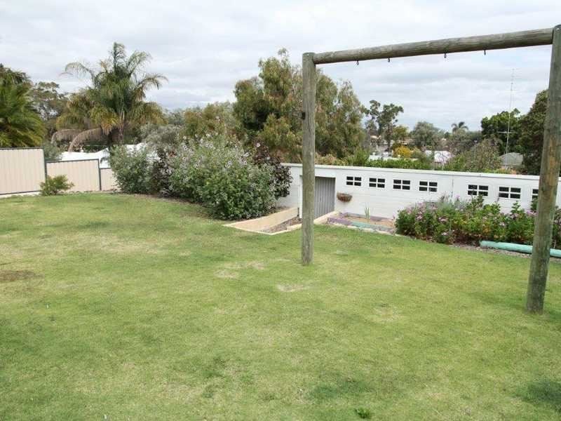 83 Pratt Road, Eaton WA 6232