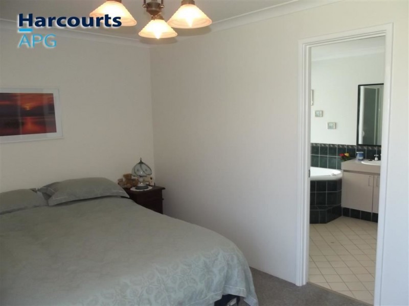 4 Collinsville Way, Usher WA 6230