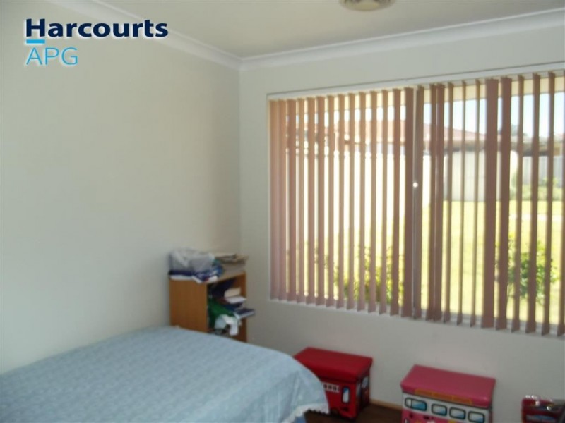 4 Collinsville Way, Usher WA 6230