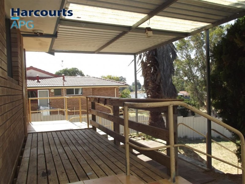 10 Jacaranda Crescent, Withers WA 6230