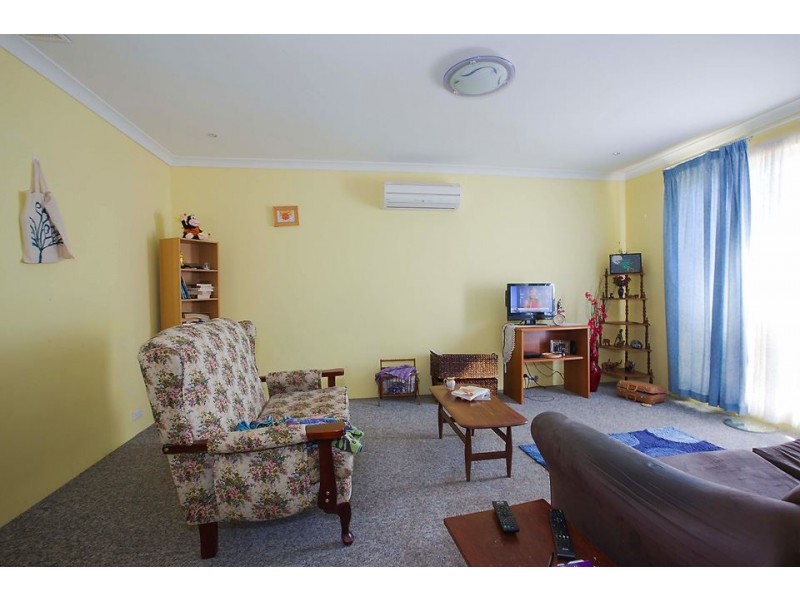 17 Whatman Way, Withers WA 6230