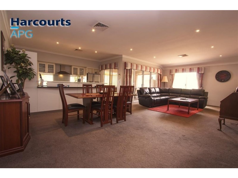 4 Sunstone Brace, Australind WA 6233