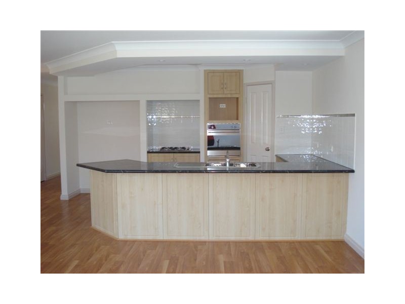 11 Eedle Street, Carey Park WA 6230