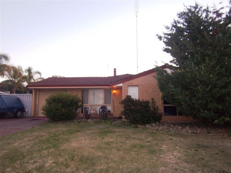 14 Young Close, Carey Park WA 6230