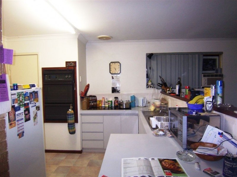 14 Young Close, Carey Park WA 6230