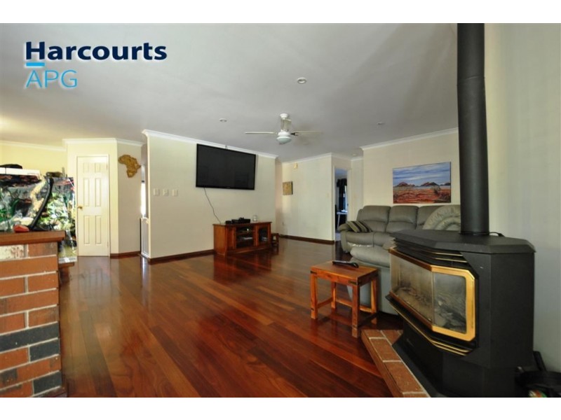 10 Christchurch Place, College Grove WA 6230