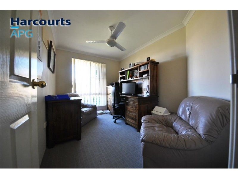 10 Christchurch Place, College Grove WA 6230