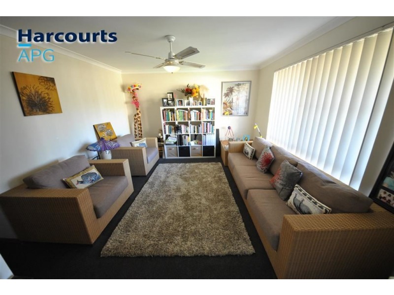 10 Christchurch Place, College Grove WA 6230